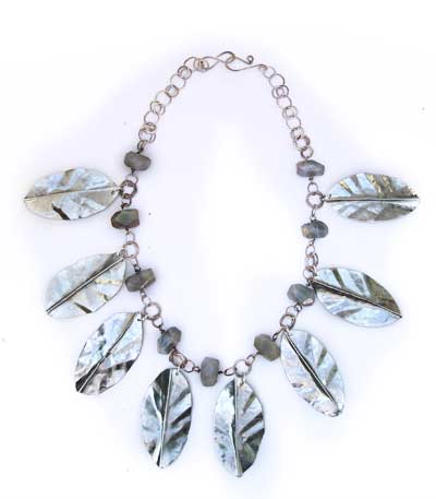 Chunky Labradorite Necklace With Eight Silver Leaves in Aluminium